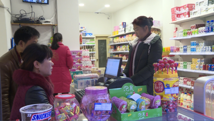 柏溪镇首家慈善超市开业，日用百货销售惠民生